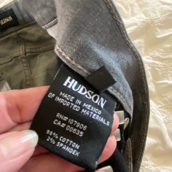 Hudson Krista Super Skinny Gray Jeans Low-Rise
Stretch Your new go-to gray jeans - Picture 9 of 12